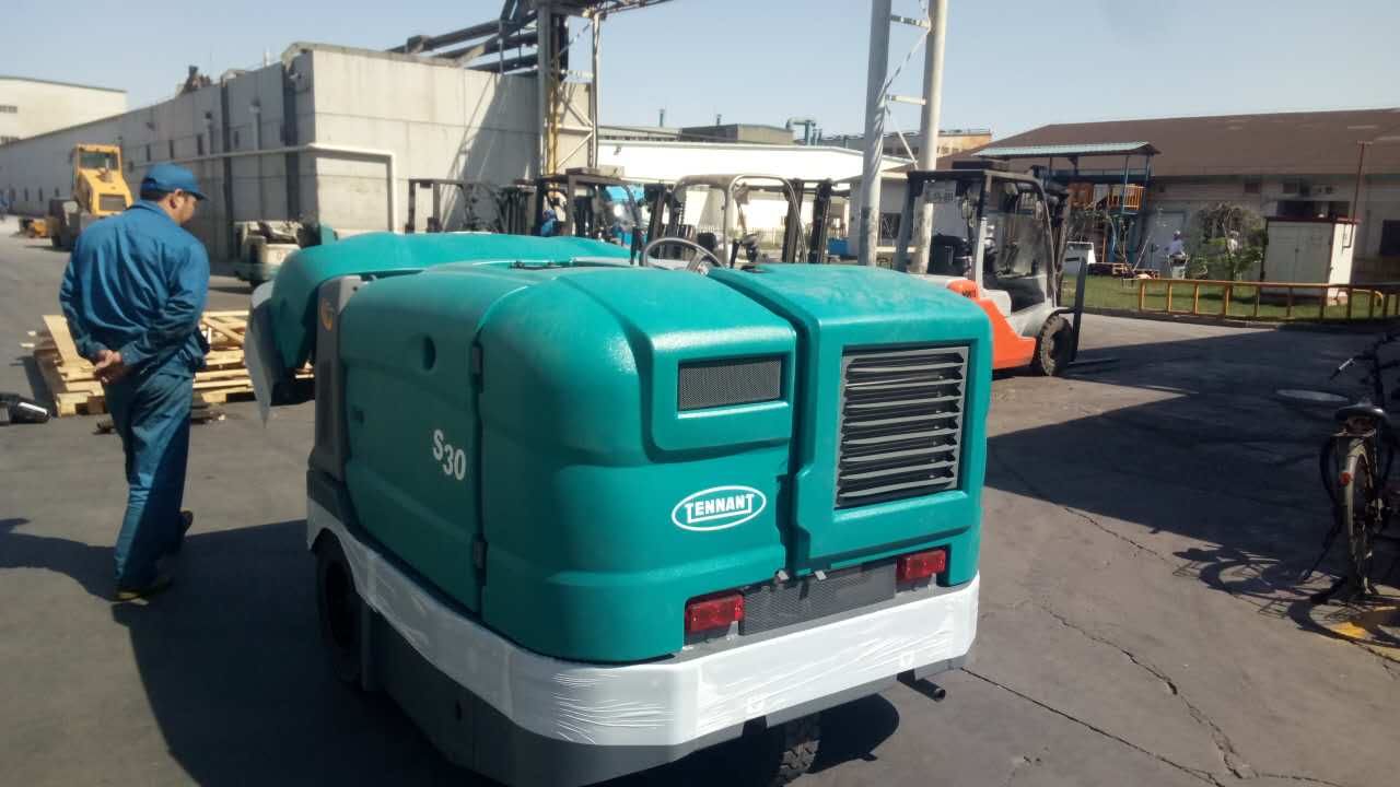 鑄造行業(yè)用掃地機(jī).jpg